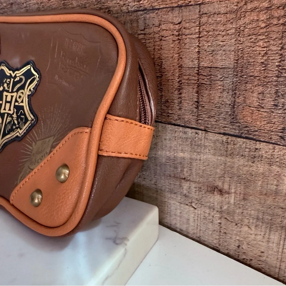 Official Harry Potter Hogwarts Cosmetic Case